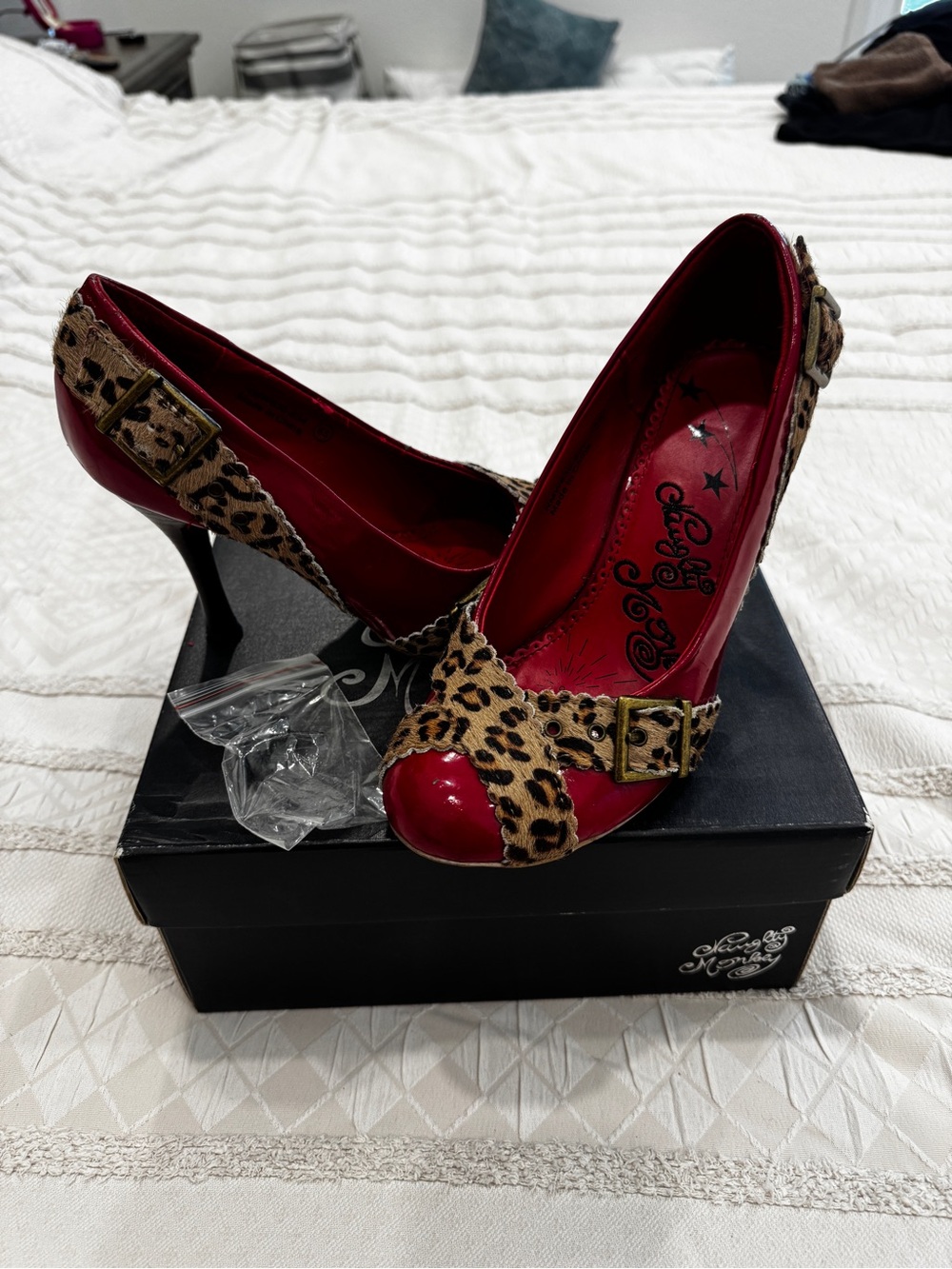 Vintage Y2K Naughty Monkey Out Of Line 2 Red/Leopard Pumps - Picture 2 of 6